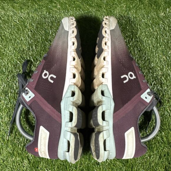 On Cloudflow Mulberry Mineral Speedboard Running - Women's Size 9 (35.99232) - Picture 8 of 10